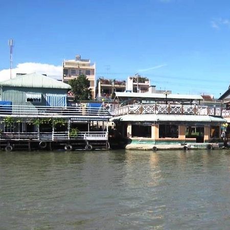 Floating Hotel Chau Doc Exteriör bild